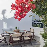 Yades House Paros Appartamento *