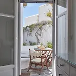 아파트 Yades House Paros 나오우사