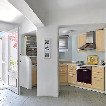 Yades House Paros Appartamento