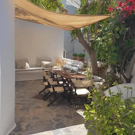 Yades House Paros Naousa (Paros)